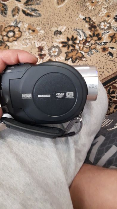 Продам видеокамеру.