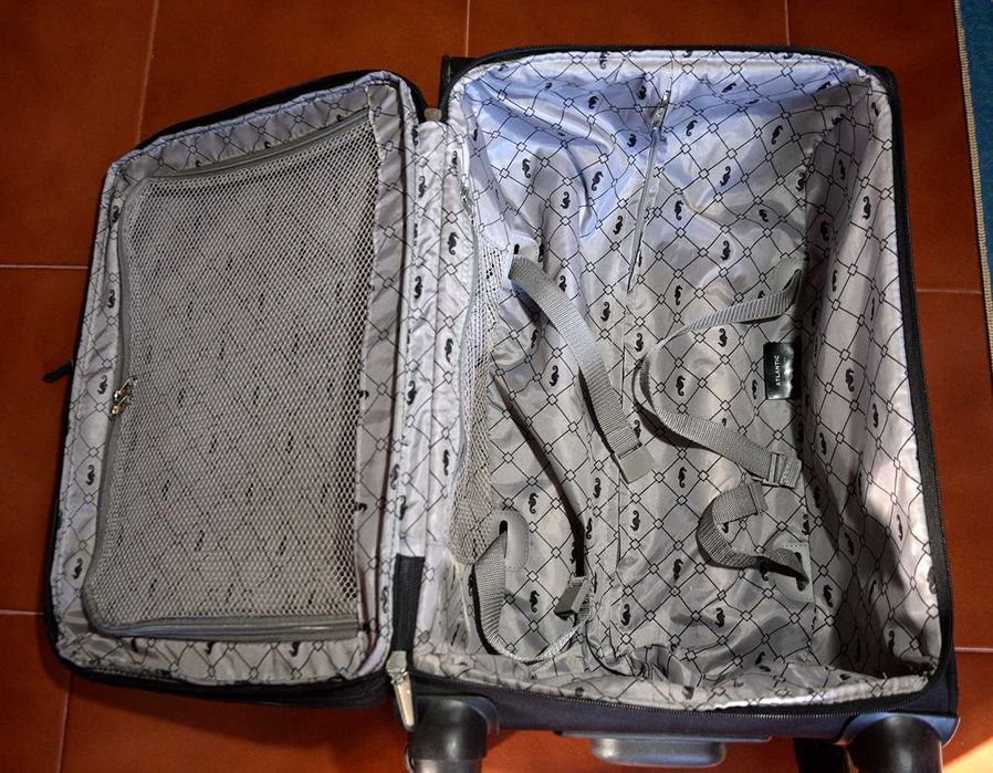 Trolley de Viagem Preto