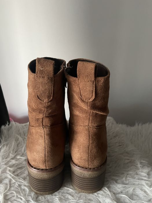Nowe karmelowe botki rozm.36
