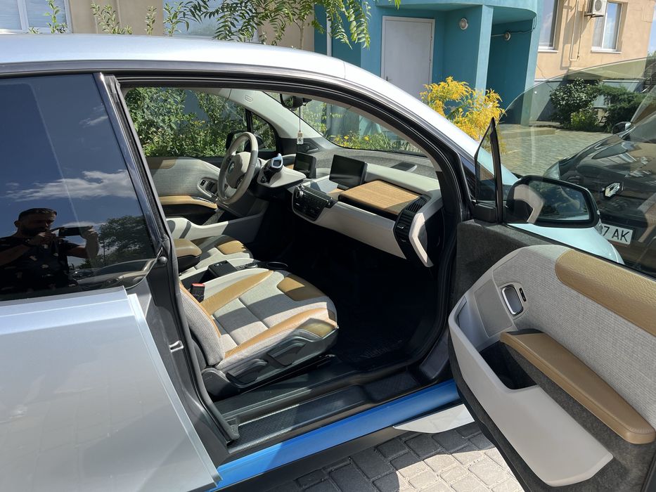 Електромобіль BMW I3