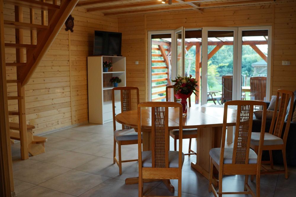 Noclegi dla firm, kwatery pracownicze, pokoje, domek ogrzewany z WiFi.