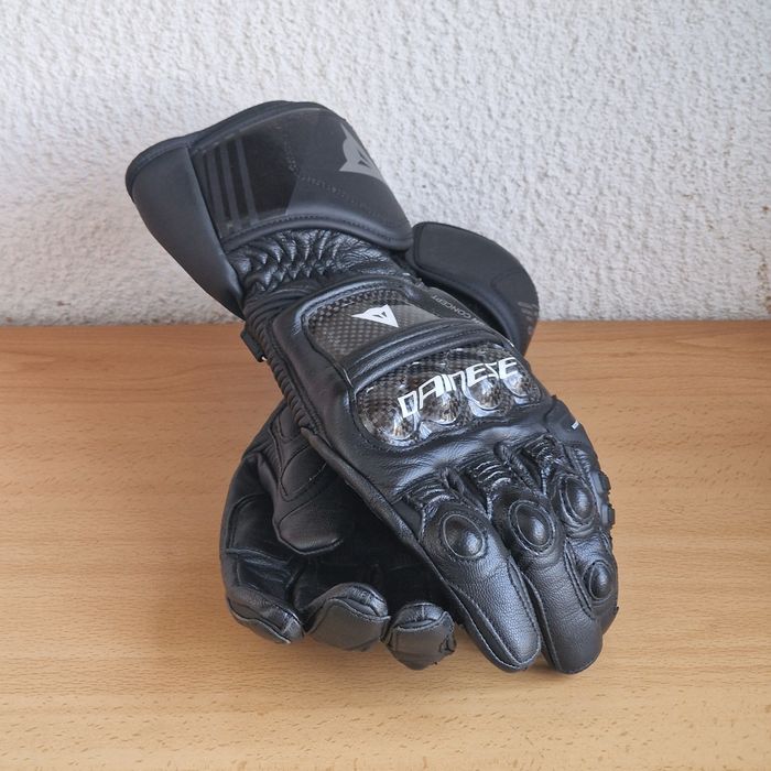 Luvas Alpinestars Stated Air Pretas - (60€) e Luvas Dainese Druid 4 Pretas - (200€)