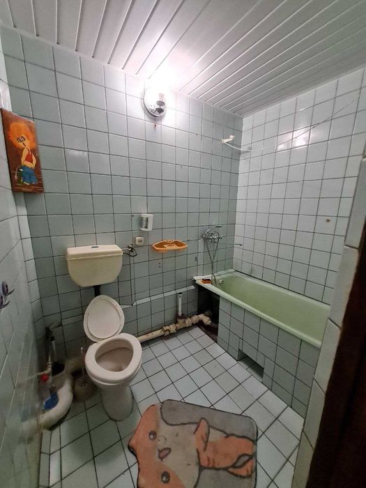 Продам 3 кімн. квартиру. р-н 3 міської лікарні. 28500