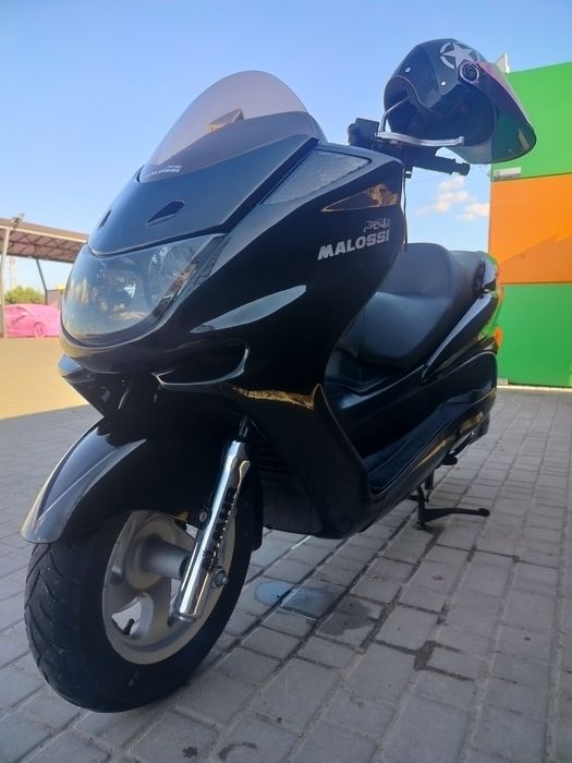 Макси скутер Yamaha Madgesty 250rr