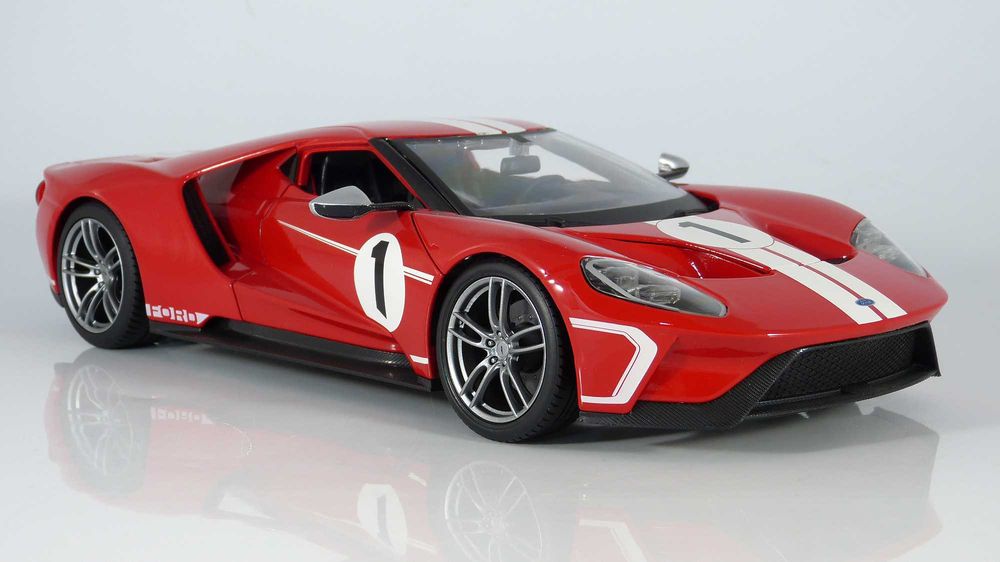 Model 1:18 Maisto Ford GT #1 2017 red/white