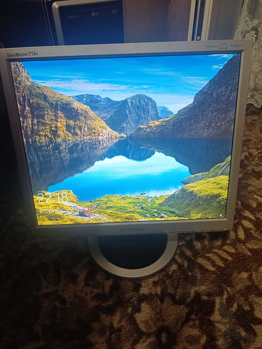 Продаю монитор SAMSUNG