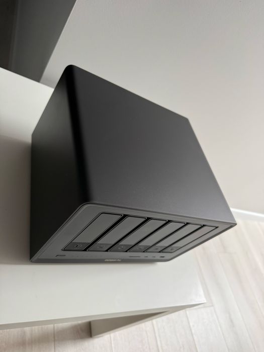 Serwer plików UGREEN NASync DXP6800 Pro 8GB RAM