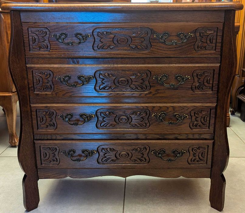 Bardzo ładnie zdobiona komoda,głębokość 31 cm.-sklep Dąbrowa Górnicza