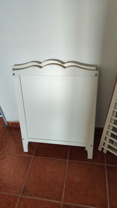Cama bebé com colchão