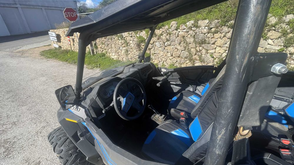 Polaris RZR XP4 4 Lugares