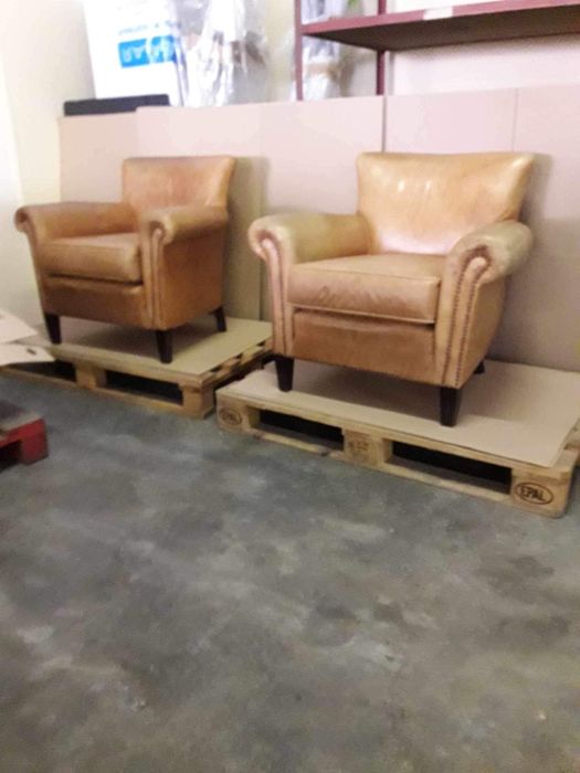 Cadeirões em pele (vintage)