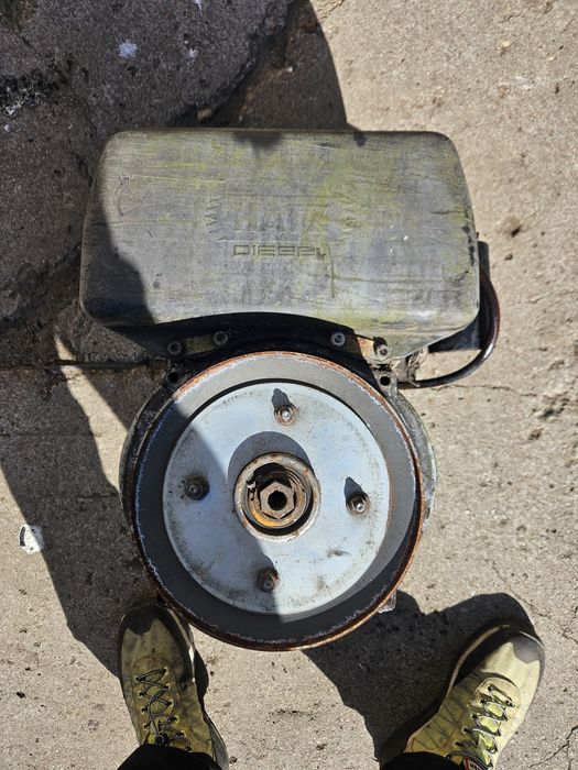 Silnik Hatz E673 diesel stan nieznany obraca sie
