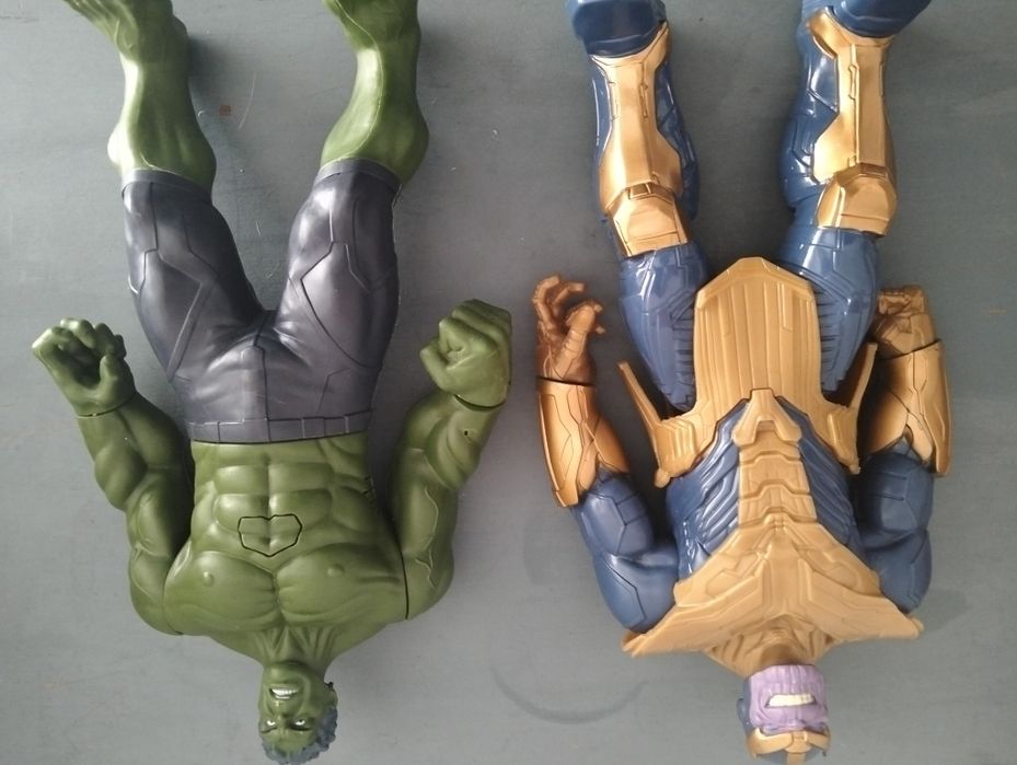 Bonecos da Marvel e DC