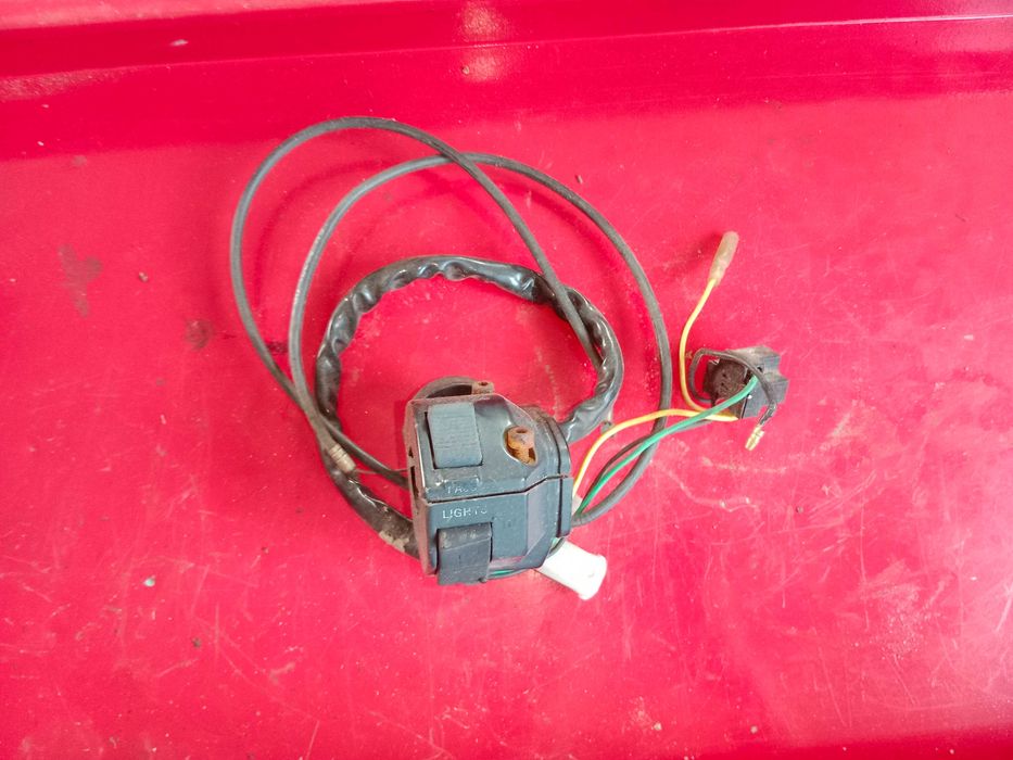 yamaha xs400 xs 400 przełączniki lewe manetka lewa dźwignia ssania