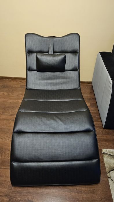 Szezlong z zagłowkiem