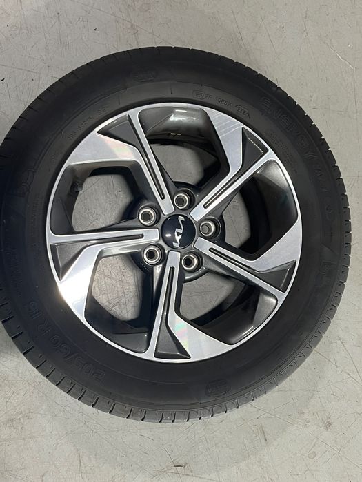 Jantes originais 16 polegadas KIA Xceed como novas