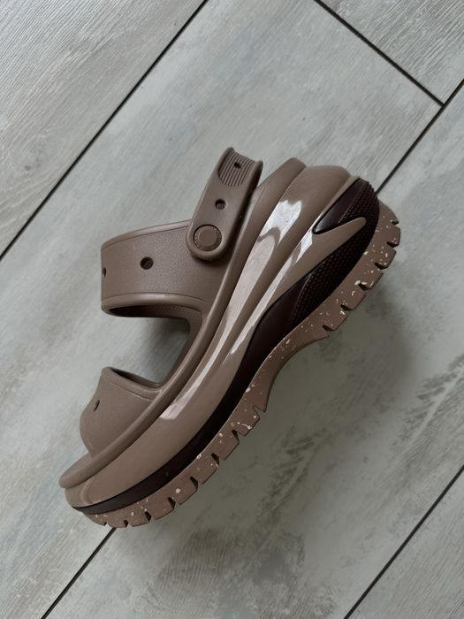 Шльопанці / босоніжкі жіночі Crocs
