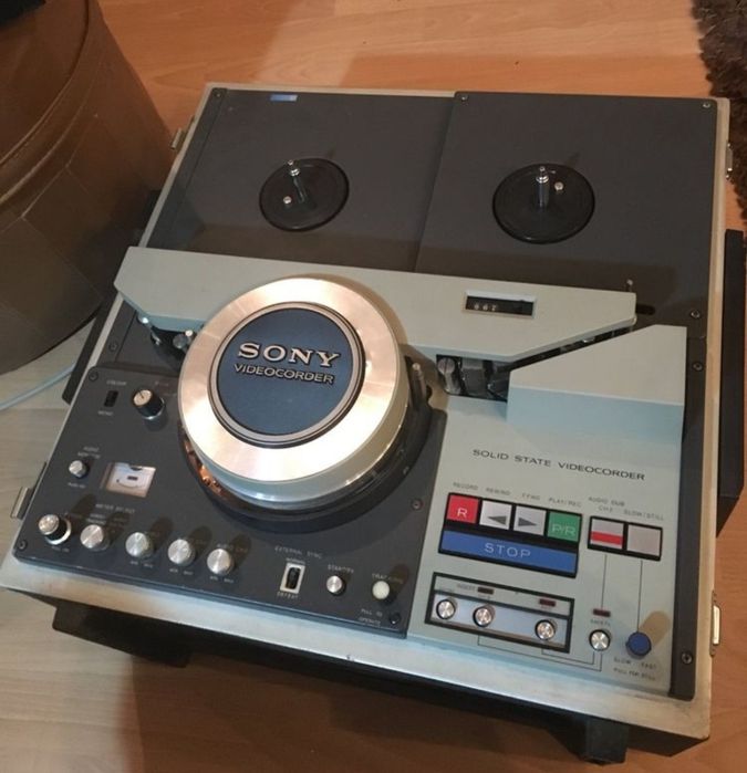 SONY Катушечный студийный магнитофон.