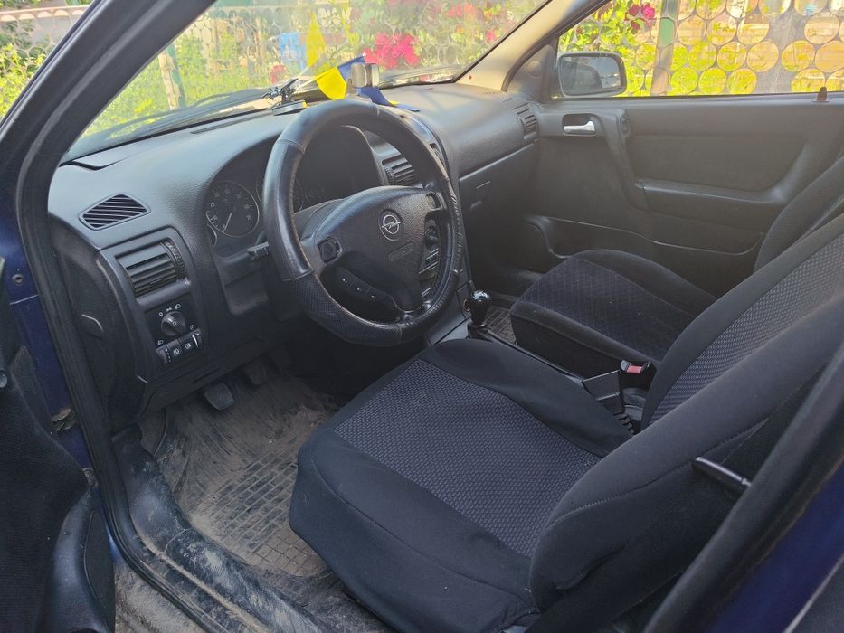 Опель Астра 1.6 автомобіль