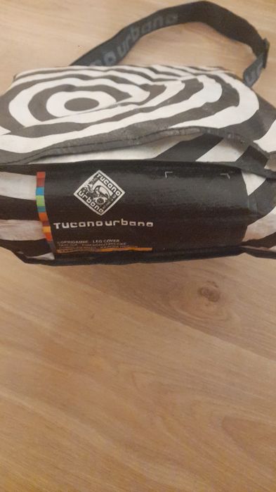 Vendo capa  TUCANO  nova  70€