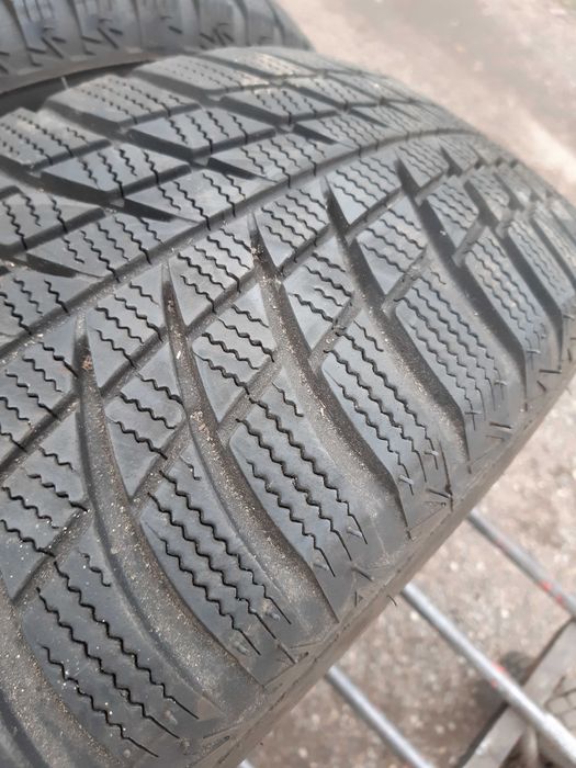 Opony zimowe 215.65.17 Bridgestone 2018 rok