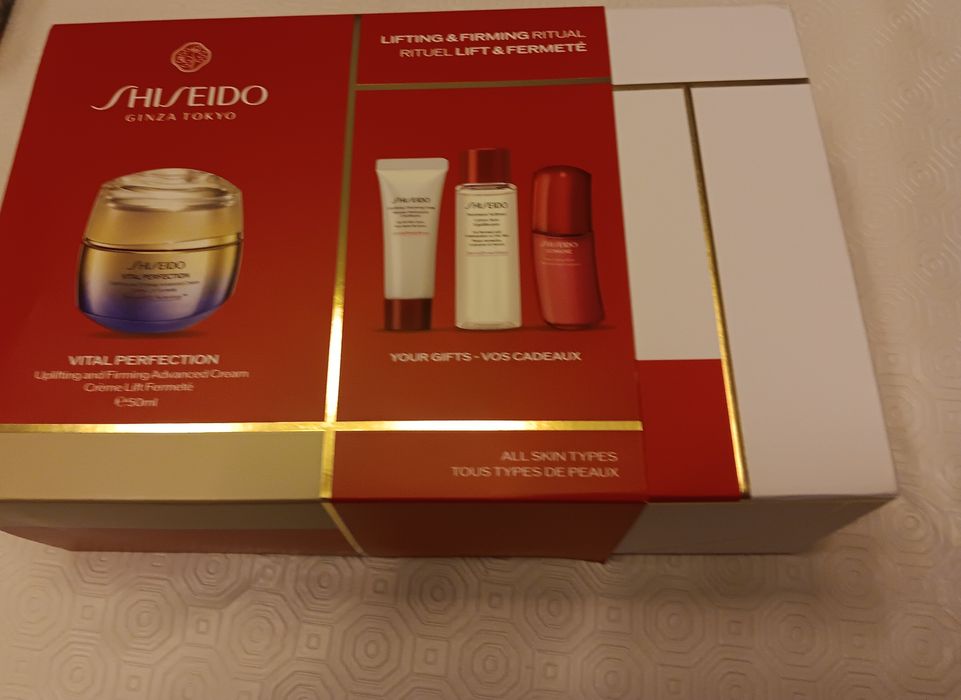 Cofret Shisheido muito completo