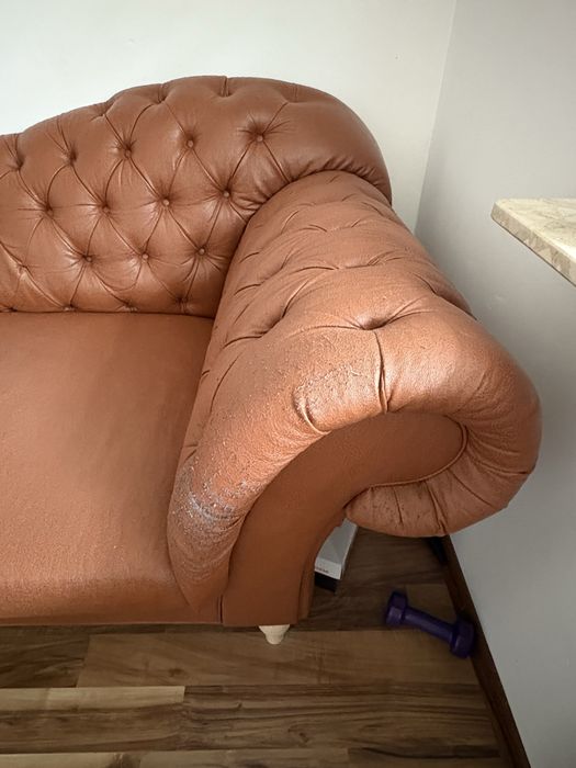 Stylowa Sofa w stylu chesterfield