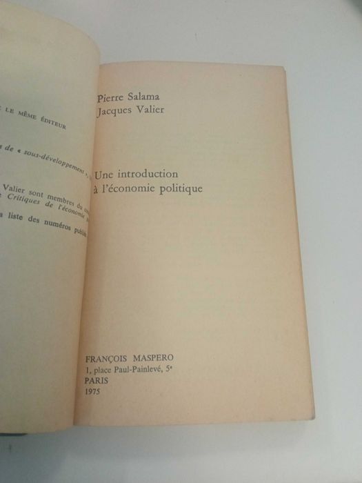 Une Introduction à l' économie politique, de P. Salama e J. Valier