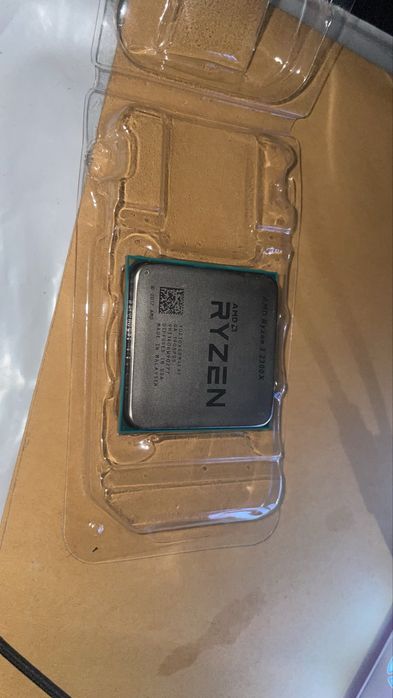 AMD RYZEN 3 2300x
