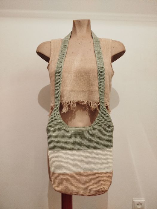 Mala tira-colo em tricot