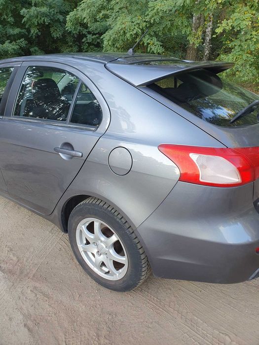 Mitsubishi lancer