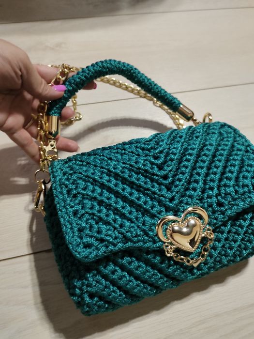 Продам сумку в'язану гачком