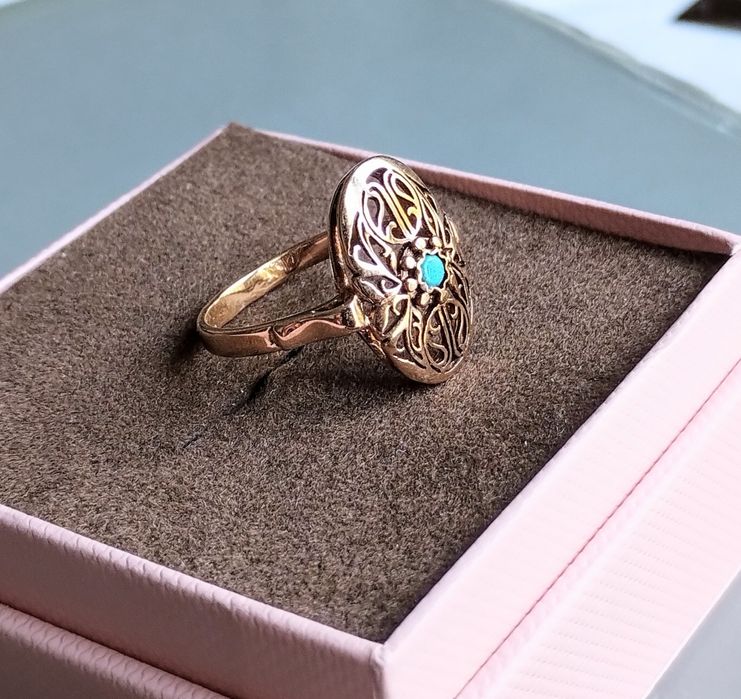 Czarujący złoty pierścionek. Warmet .PRL.