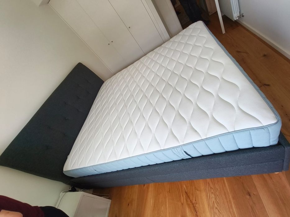 Cama estofada c/arrumação 180x200cm