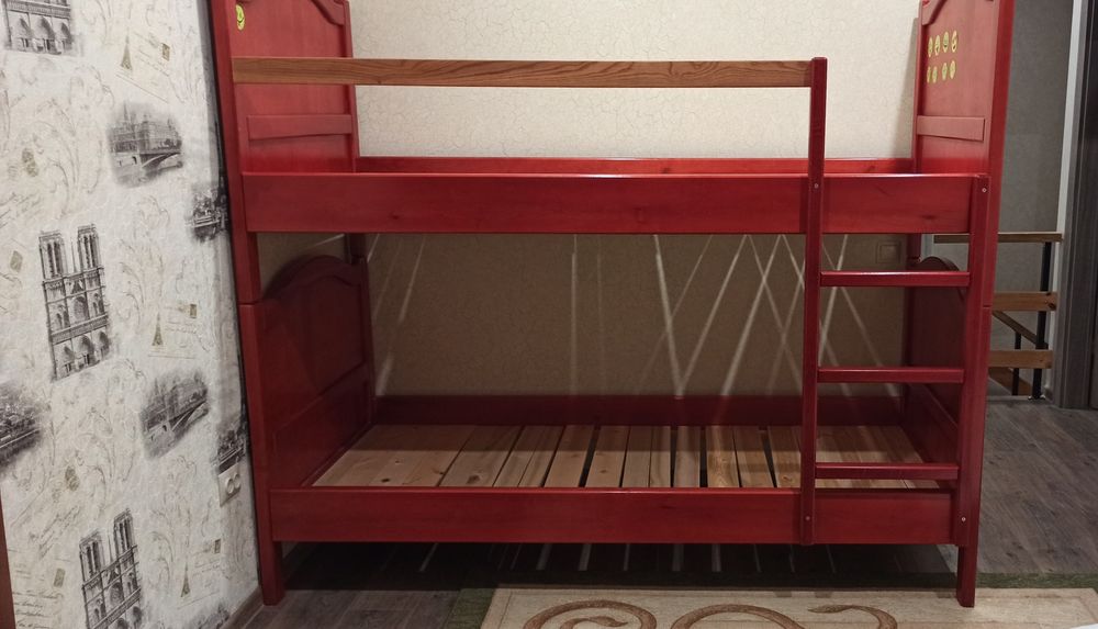 Продам двоярусне ліжко