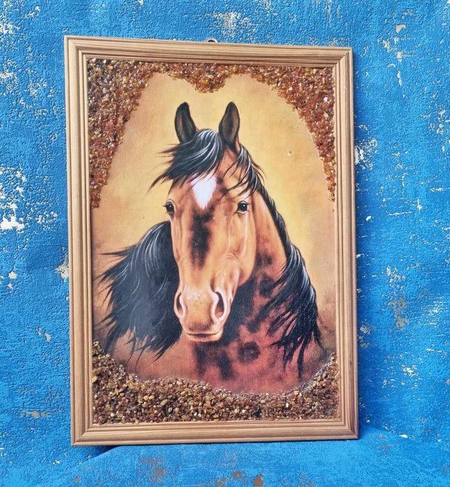 Obrazek konia z bursztynami