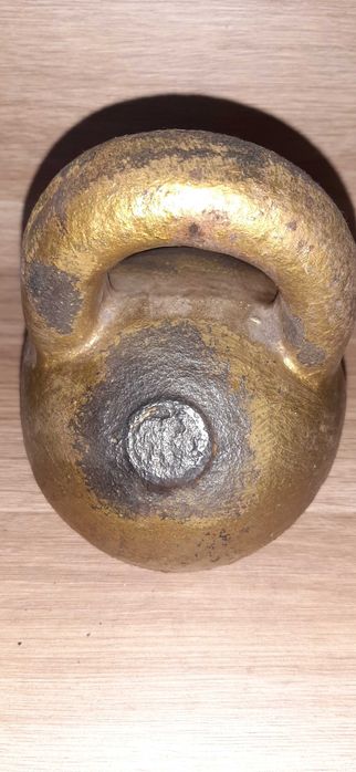 Stary Odważniki ,,uchem”  zabytek kolekcjonerski