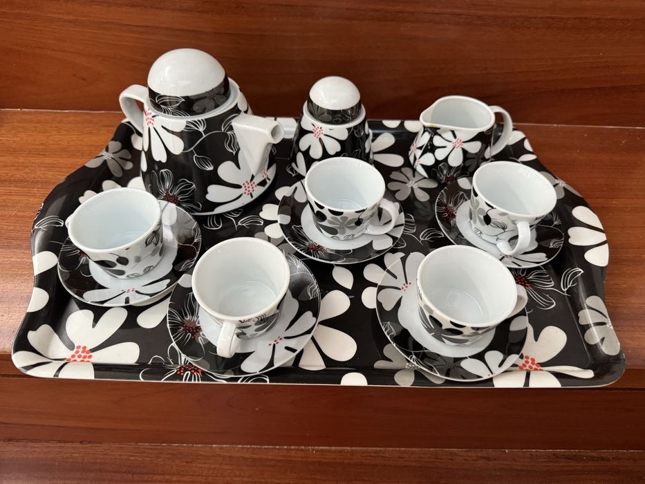 Conjunto de cafe com tabuleiro