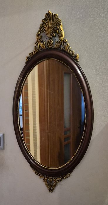 Stylowe owalne lustro