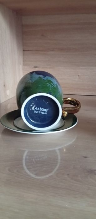 Duża porcelanowa filiżanka kubek z talerzykiem