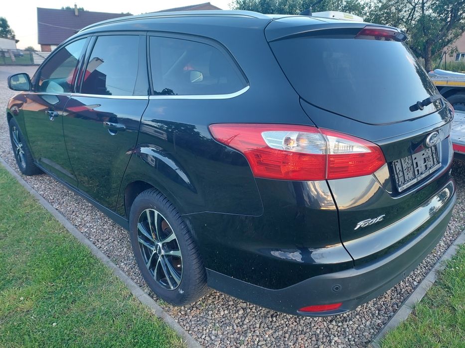 Uszkodzony Ford Focus Mk3 1.0 125 km