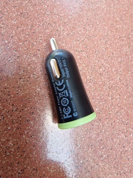 Ładowarka  samochodowa USB Belkin.