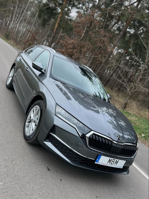 SKODA OCTAVIA 1,5 150 KM wypożyczalnia samochodów wynajem MBM