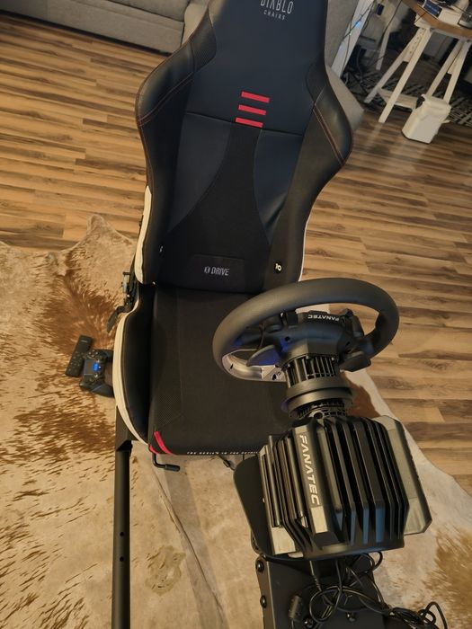 Kierownica Fanatec Pro 5 Nm kokpit symulator simracing PC PS4 PS5