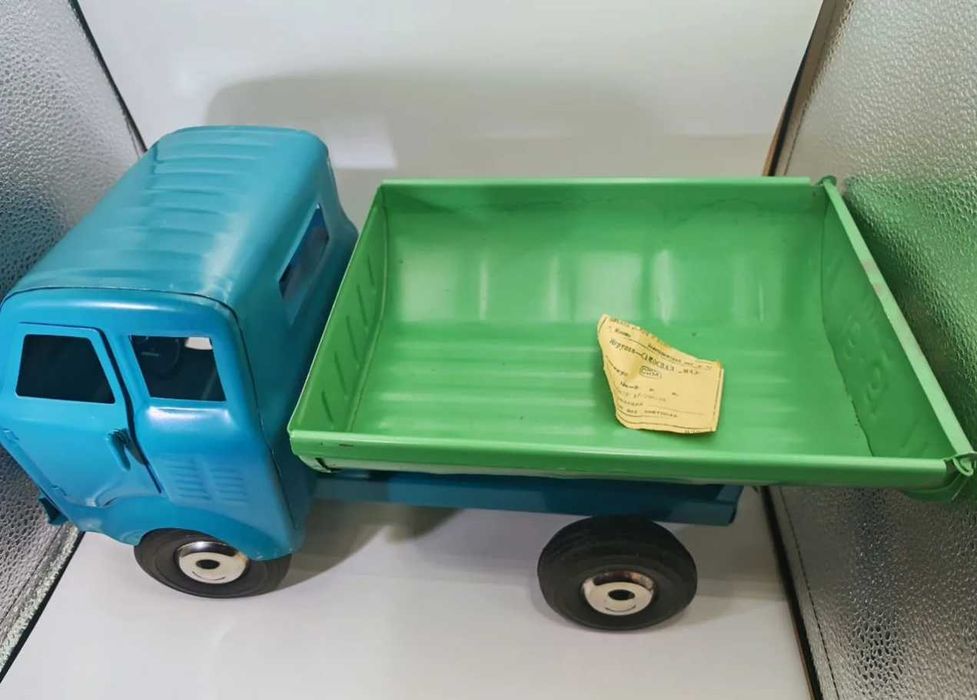 Игрушка машинка маз сим самосвал СССР с хранения