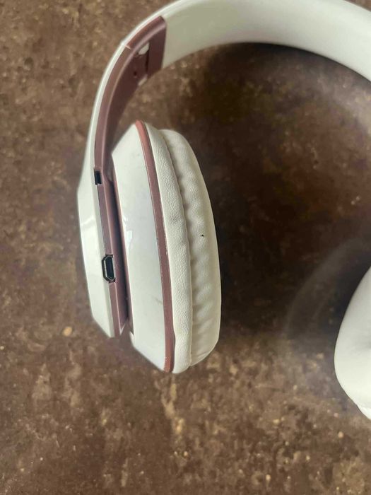 Słuchawki nauszne składane bezprzewodowe Wireless 6S białe