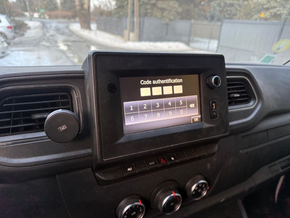 Renault Master 4 L2h2 przebieg 40 tys km