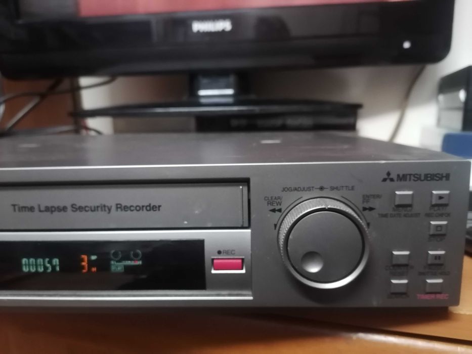 Magnetowid VHS Mitsubishi HS1024EE