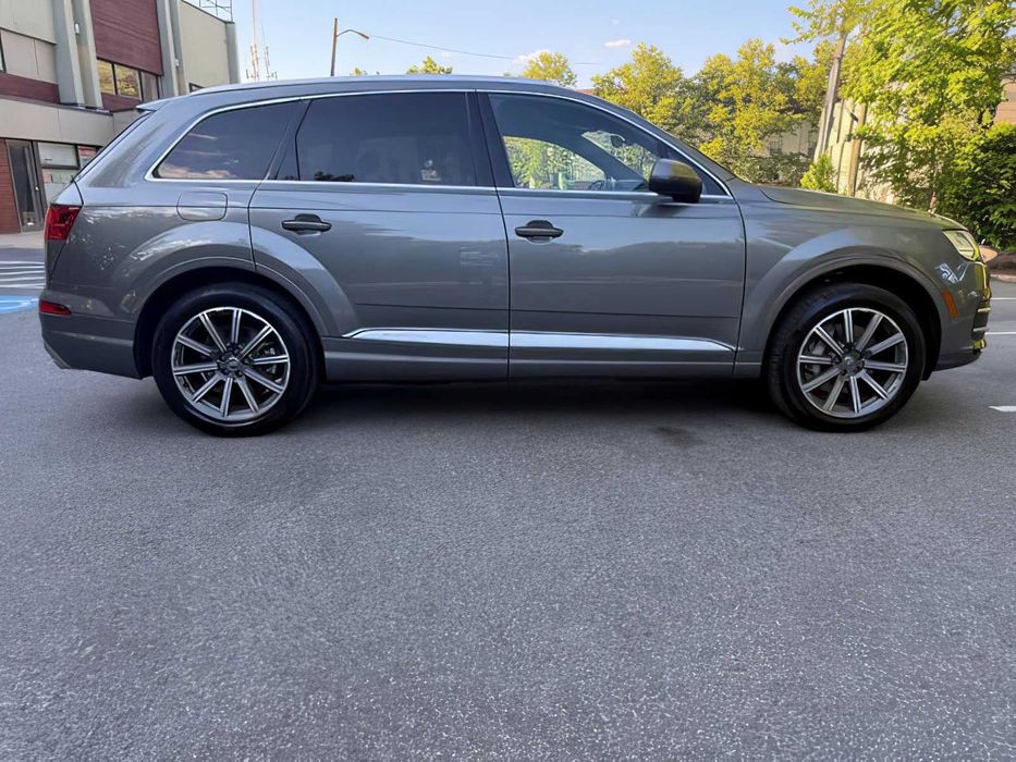 Audi Q7      2017