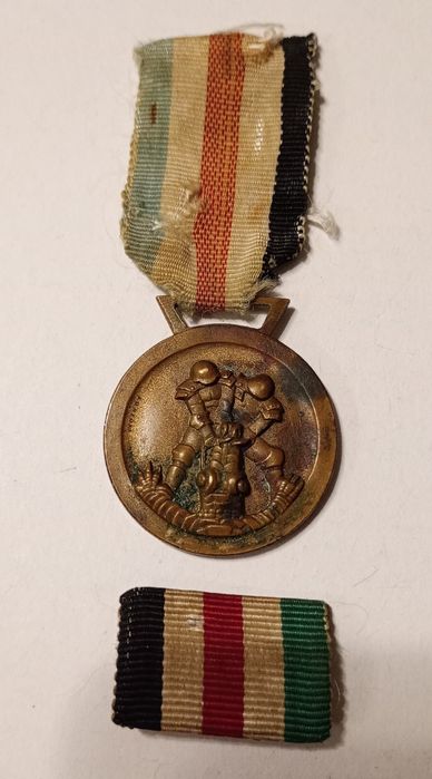 Militaria de Trincheira Medalha de Campanha Afrikakorps 1942/43